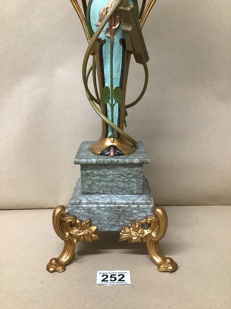 AN UNUSUAL TABLE LAMP WITH GILT PAINTED TWIN HANDLED URN RAISED UPON A SQUARE MARBLE BASE, UPON FOUR - Image 2 of 5