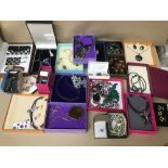 A QUANTITY OF MODERN COSTUME JEWELLERY, MOSTLY BOXED