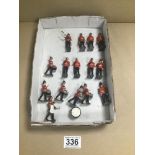 A COLLECTION OF BRITAINS LEAD SOLDIERS IN RED COATS (15)