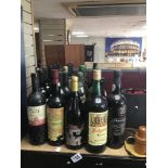 A LARGE COLLECTION OF VINTAGE WINE, INCLUDING SHERRY, PORT, RED WINE AND MORE, 25 BOTTLES