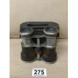 A PAIR OF LE JOCKEY CLUB PARIS BINOCULARS IN ORIGINAL LEATHER CARRY CASE