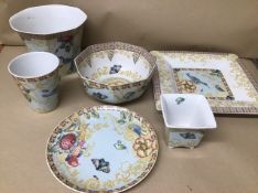 A GROUP OF SPODE SUMATRA PATTERN CERAMICS, INCLUDING VASE, BOWL, TEA CUPS AND SAUCERS AND MORE