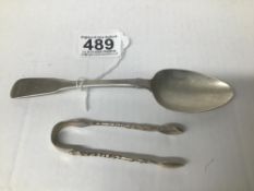 A GEORGIAN SILVER DESSERT SPOON, HALLMARKED LONDON 1821 BY WH, TOGETHER WITH AN ORNATE PAIR OF