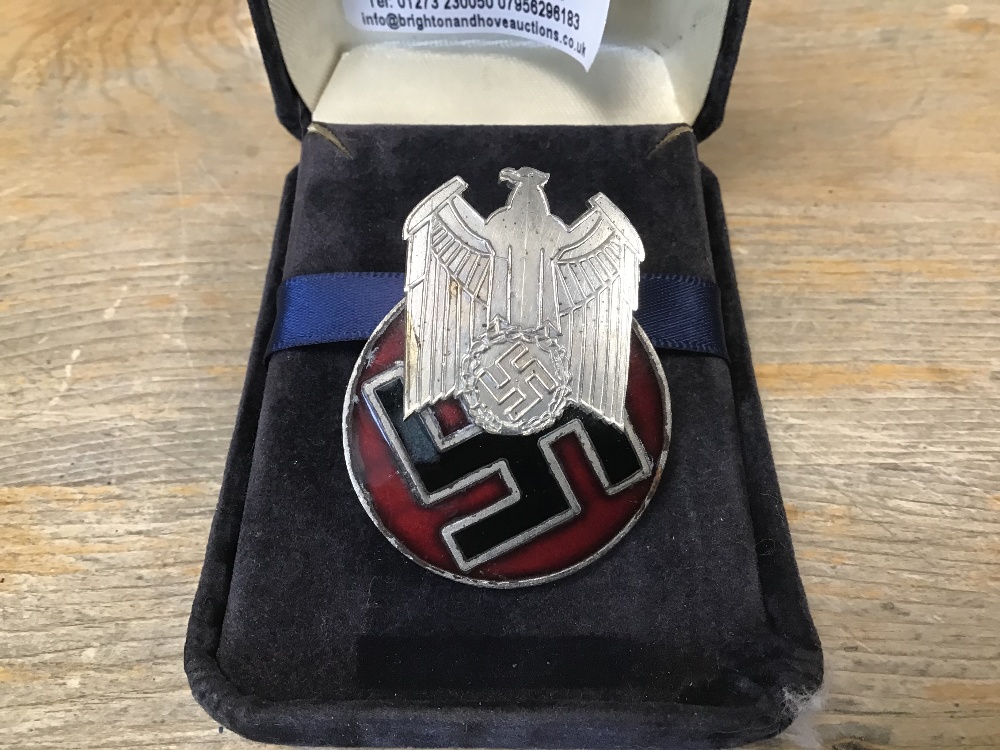 AN ORIGINAL WWII THIRD REICH GERMAN ENAMEL BADGE, MARKED TO REVERS GES.GESCH - Image 2 of 3