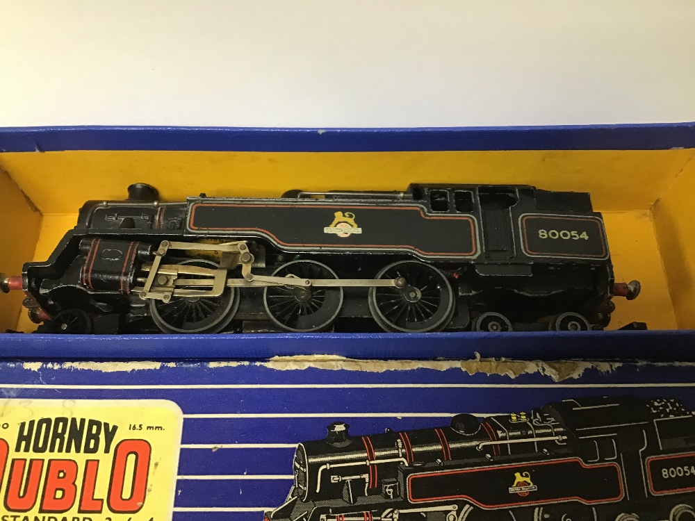 A HORNBY DUBLO OO GAUGE ELD 18 STANDARD 2-6-4 TANK LOCOMOTIVE B.R, 80054, IN ORIGINAL BOX - Image 2 of 3