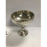 A SMALL SILVER PEDESTAL DISH OF CIRCULAR FORM, HALLMARKED BIRMINGHAM 1936 BY DEYKIN & HARRISON, 44G