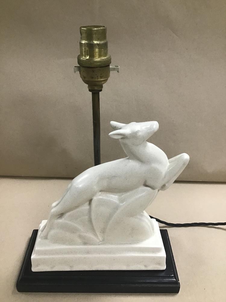 AN ART DECO STYLE FIGURAL TABLE LAMP DEPICTING A LEAPING DEER - Image 2 of 3