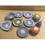 ASSORTED WEDGWOOD JASPERWARE, COMPRISING PIN DISHES, LIDDED TRINKET POTS AND MORE