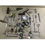 MISCELLANEOUS METAL COLLECTABLES, INCLUDING PLATED CUTLERY, ASH TRAY, NAPKIN RINGS, CORKSCREW AND