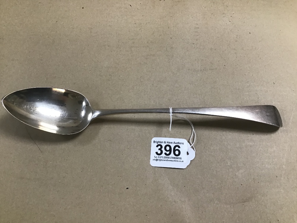 A LARGE GEORGE III SILVER SERVING SPOON, HALLMARKED LONDON 1801 BY PETER, ANN AND WILLIAM BATEMAN,