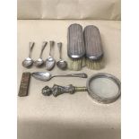 ASSORTED SILVER ITEMS, INCLUDING FOUR GEORGIAN SILVER TEASPOONS HALLMARKED LONDON 1799, TOGETHER
