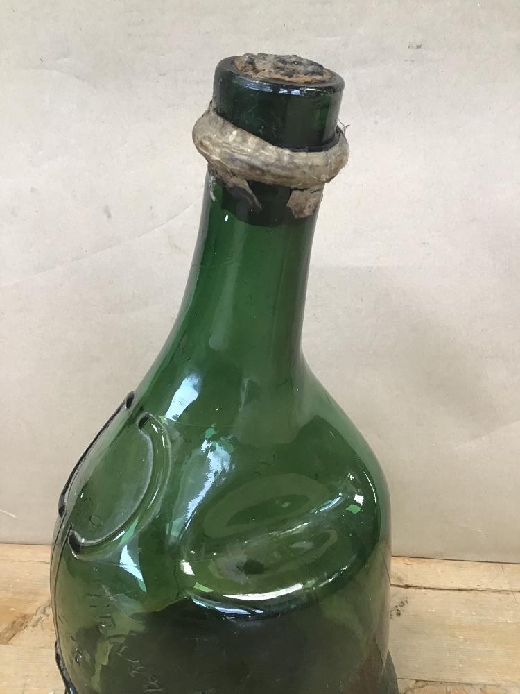 AN EARLY GREEN EXPOSITION UNIVERSELLE ARMAGNAC GLASS BOTTLE, DATED 1937, 29.5CM HIGH - Image 3 of 4
