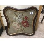 A VICTORIAN MAHOGANY FRAMED FIRE SCREEN TAPESTRY, LACKING POLE, 45CM HIGH