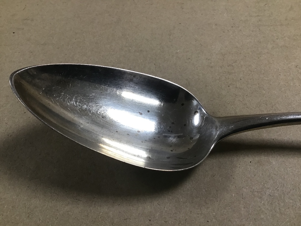 A LARGE GEORGE III SILVER SERVING SPOON, HALLMARKED LONDON 1801 BY PETER, ANN AND WILLIAM BATEMAN, - Image 3 of 6