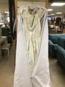 A WEDDING DRESS BY ALFRED ANGELO DREAMAKER SIZE 12/14