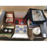 A BOX OF VINTAGE ORIENTAL ITEMS INCLUDING CHINA AND SEALS