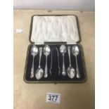 A SET OF SIX SILVER TEASPOONS AND MATCHING SUGAR TONGS, IN ORIGINAL FITTED BOX, HALLMARKED SHEFFIELD