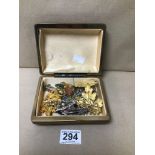 A BOX OF ASSORTED COSTUME JEWELLERY, MOSTLY BROOCHES