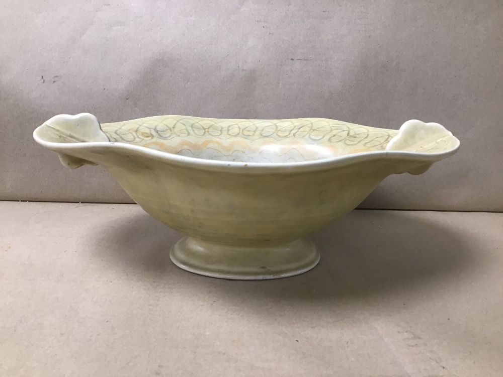 A LARGE BESWICK BOWL, MADE IN ENGLAND, 30CM WIDE - Image 3 of 4