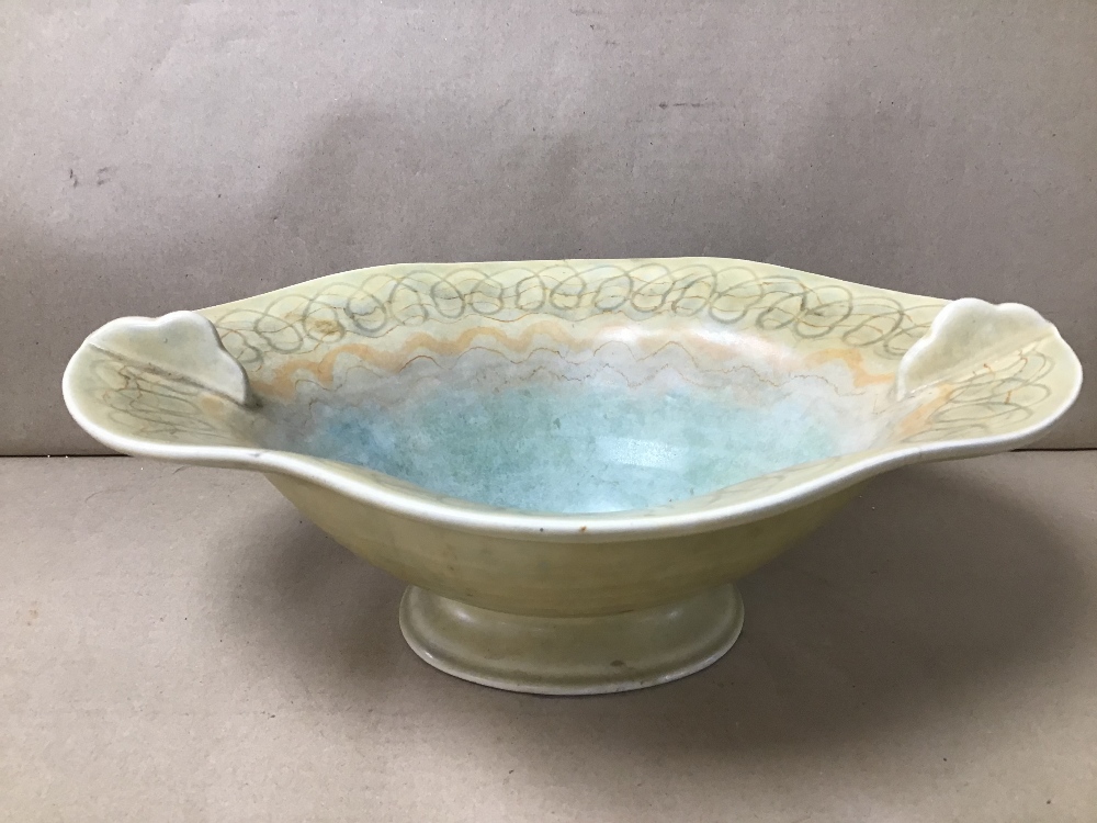 A LARGE BESWICK BOWL, MADE IN ENGLAND, 30CM WIDE