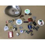 AN ASSORTMENT OF PIN BADGES, SOME WITH ENAMEL DETAILING, TOGETHER WITH A SILVER NATIONAL ASSOCIATION