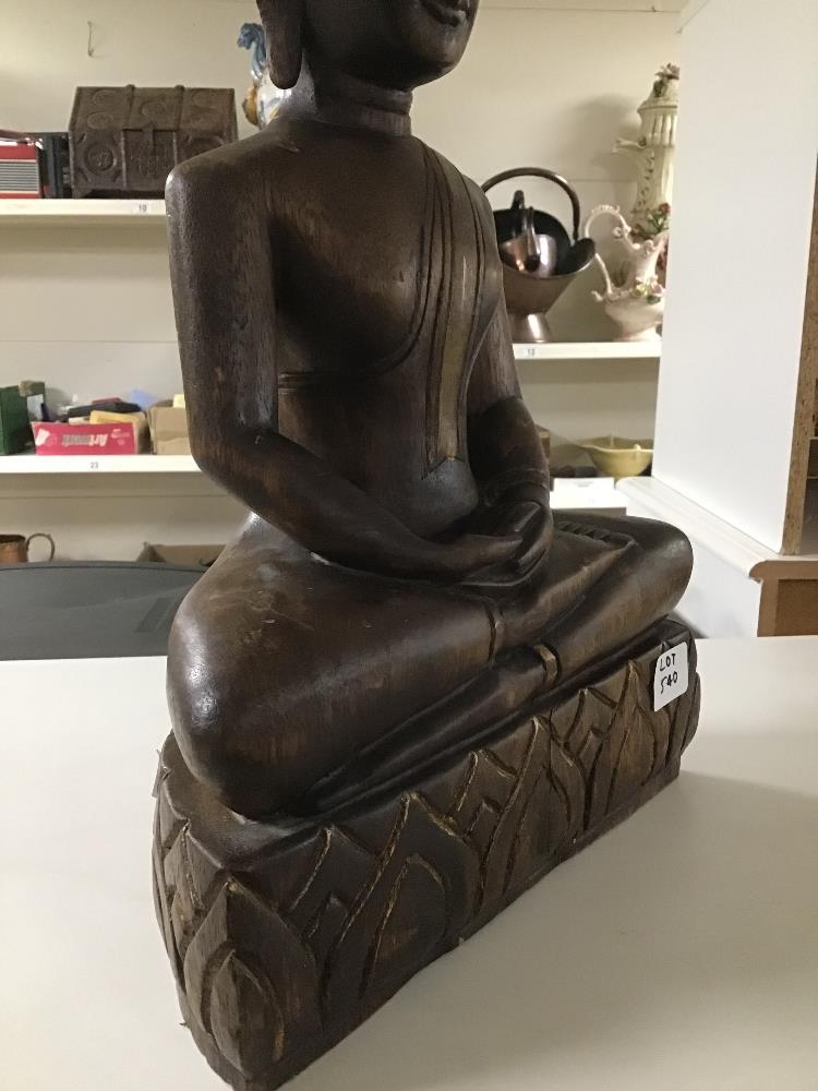 A VINTAGE WOODEN SEATED BUDDHA 50 CM - Image 3 of 4