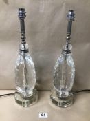 A PAIR OF HEAVY MODERN CUT GLASS TABLE LAMPS, 43CM HIGH