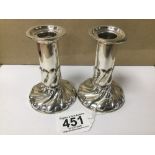 A PAIR OF LATE VICTORIAN SILVER CANDLESTICKS WITH WRYTHEN BASES, HALLMARKED SHEFFIELD 1891 BY MAPPIN