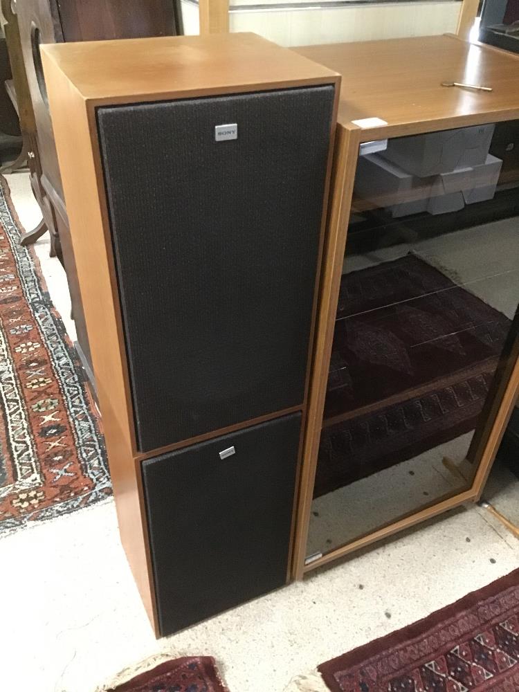 A QUANTITY OF HIFI SEPARATES INCLUDES CABINET, SONY SPEAKERS (SS5177), PIONEER C-D TAPE (PD-4050) - Image 2 of 5