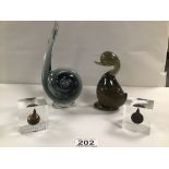 TWO GLASS PAPERWEIGHTS A SNAIL AND A DUCK 23 CM WITH TWO CUBE ACRYLIC PAPERWEIGHTS
