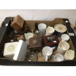 A MIXED BOX OF COLLECTABLES INCLUDING COMMERATIVE CUPS, DECO CIGARETTE DISPENSER AND A CASED SET