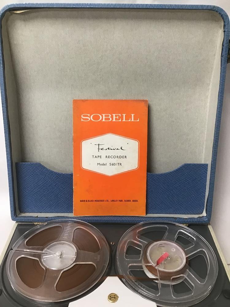 A VINTAGE CASED SOBELL FESTIVAL REEL TO REEL TAPE RECORDER - Image 6 of 8