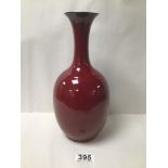 A LARGE NORITAKE STUDIO COLLECTION RED FLAMBE VASE, MADE IN JAPAN, 28CM HIGH