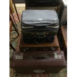 A QUANTITY OF VINTAGE CASES, GLOBETROTTER.