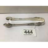 A PAIR OF GEORGE III HALLMARKED SILVER FIDDLE AND SHELL PATTERN SUGAR TONGS 57GRAMS