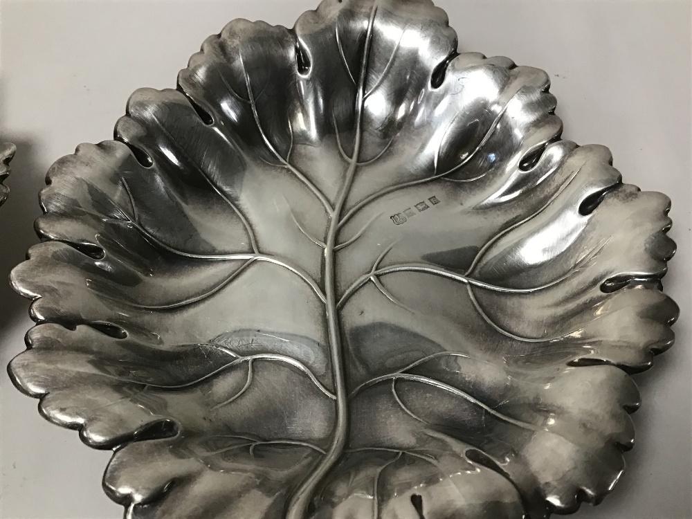 A PAIR OF SILVER CAST SILVER BON BON DISHES FORMED AS VINE LEAVES, HALLMARKED BIRMINGHAM 1967 BY - Image 2 of 2
