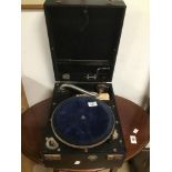 A VINTAGE MELTOPE GRAMOPHONE