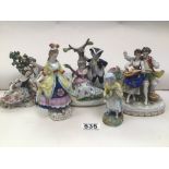 A MIXED SELECTION OF CERAMIC FIGURINES FIVE IN TOTAL