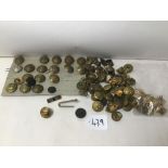 A QUANTITY OF VARIOUS MILITARY BUTTONS