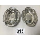 A PAIR OF SILVER OVAL BON BON DISHES OF PIERCED FORM, HALLMARKED BIRMINGHAM 1916 BY THOMAS