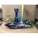 A COLLECTION OF VINTAGE GLASSWARE INCLUDING MUARANO FISH AND CLOUDED GLASS