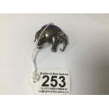 AN EDWARDIAN SILVER NOVELTY PIN CUSHION IN THE FORM OF AN ELEPHANT, HALLMARKS RUBBED BUT DATE LETTER