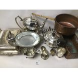 A MIXED BOX OF METALWARE INCLUDES COPPER PAN AND SILVER PLATED ITEMS