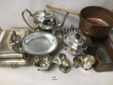 A MIXED BOX OF METALWARE INCLUDES COPPER PAN AND SILVER PLATED ITEMS