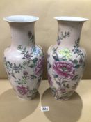 A PAIR OF CHINESE VASES OF BALUSTER FORM DECORATED WITH FLOWERS 41CM