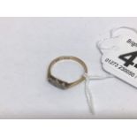 A 9CT GOLD AND PLATINUM SET RING M.5 RING SIZE, 1 GRAM
