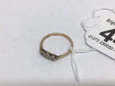 A 9CT GOLD AND PLATINUM SET RING M.5 RING SIZE, 1 GRAM