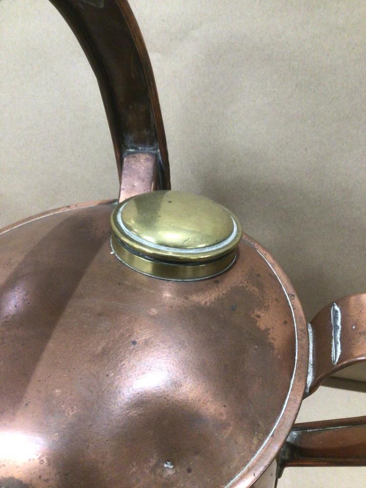 A VICTORIAN COPPER AND BRASS FUEL CAN - Image 3 of 4