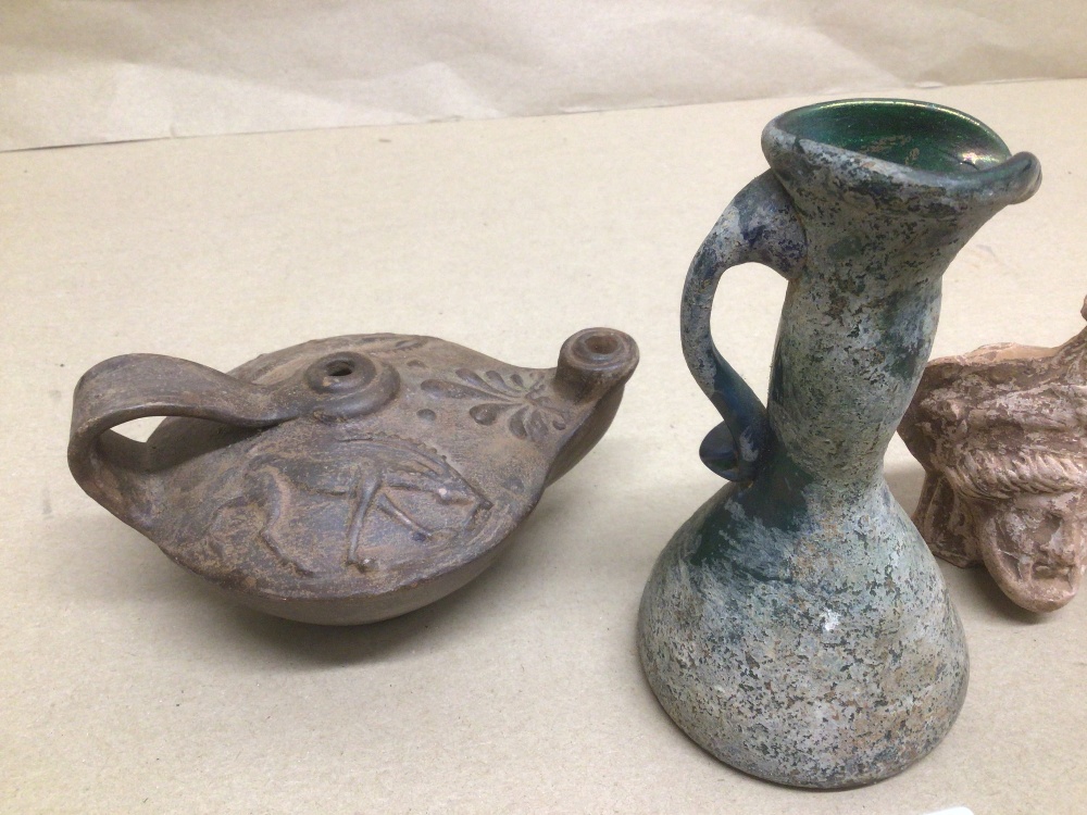 MIXED ANCIENT ARTIFACTS INCLUDES GLASS AND CLAY PIECES - Image 2 of 5