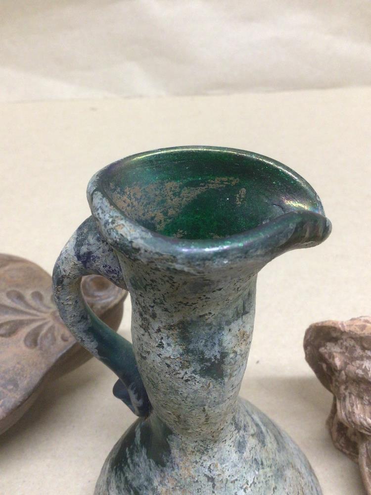 MIXED ANCIENT ARTIFACTS INCLUDES GLASS AND CLAY PIECES - Image 4 of 5
